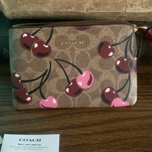 Coach retired new Cherry Print Wristlet in Brown and Pink 1225 - Picture 2 of 6
